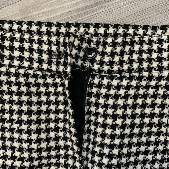Houndstooth Posh Pencil Skirt 🖤🤍🖤🤍 - Picture 3 of 8